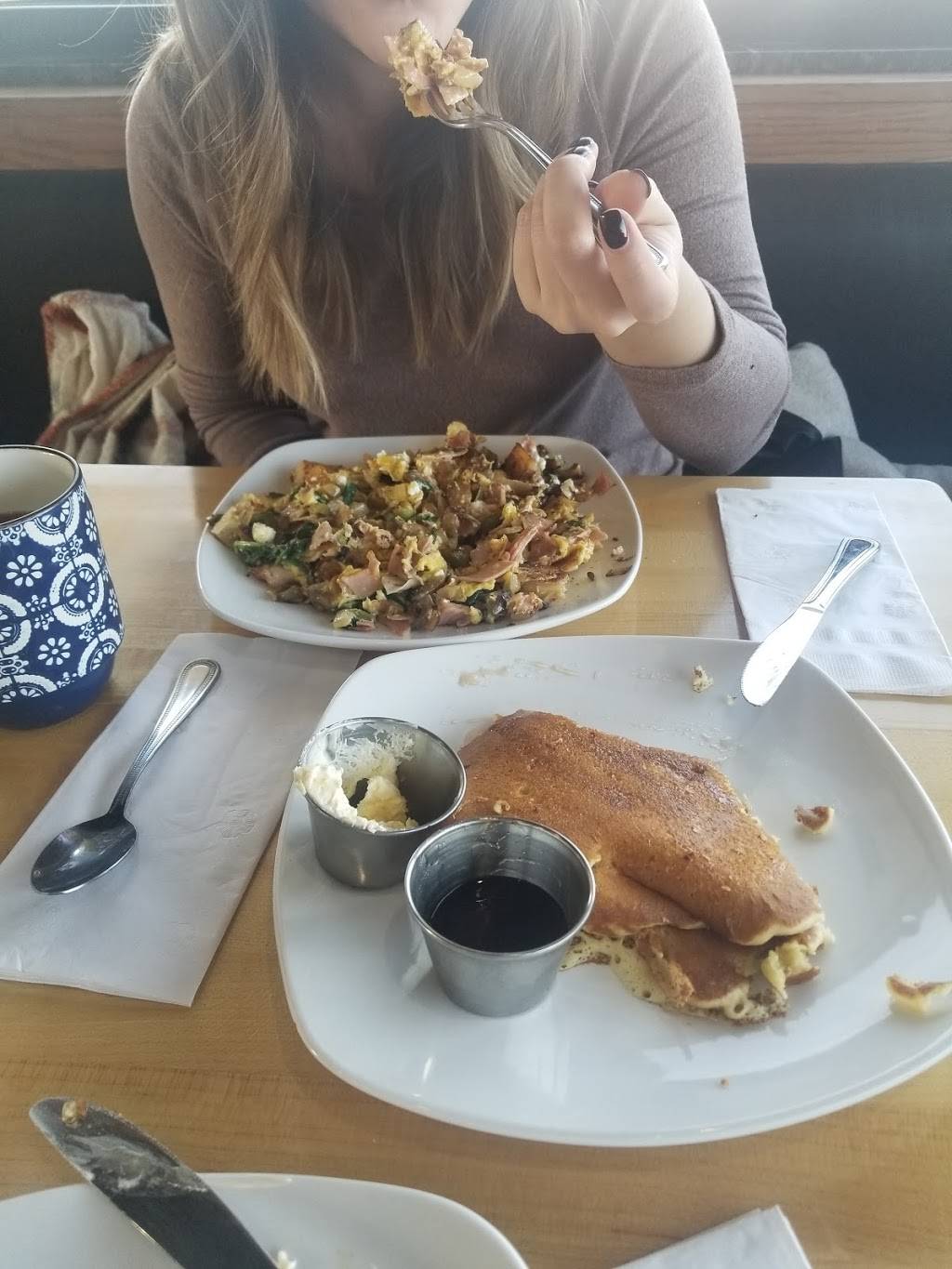 Gateway Deli | restaurant | 1175 E 14 Mile Rd, Troy, MI 48083, USA | 2483079266 OR +1 248-307-9266