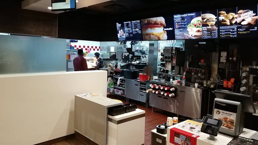 McDonalds | cafe | 12055 Collier Blvd, Golden Gate, FL 34116, USA | 2394554544 OR +1 239-455-4544