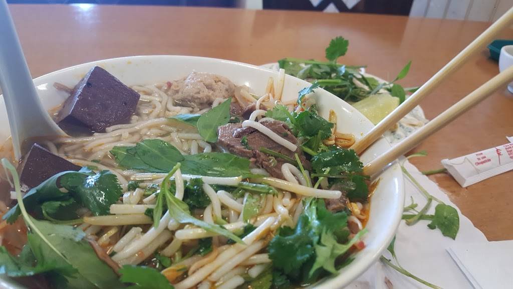 Huong Giang Restaurant | restaurant | 14564 Brookhurst St, Westminster, CA 92683, USA | 7145314930 OR +1 714-531-4930