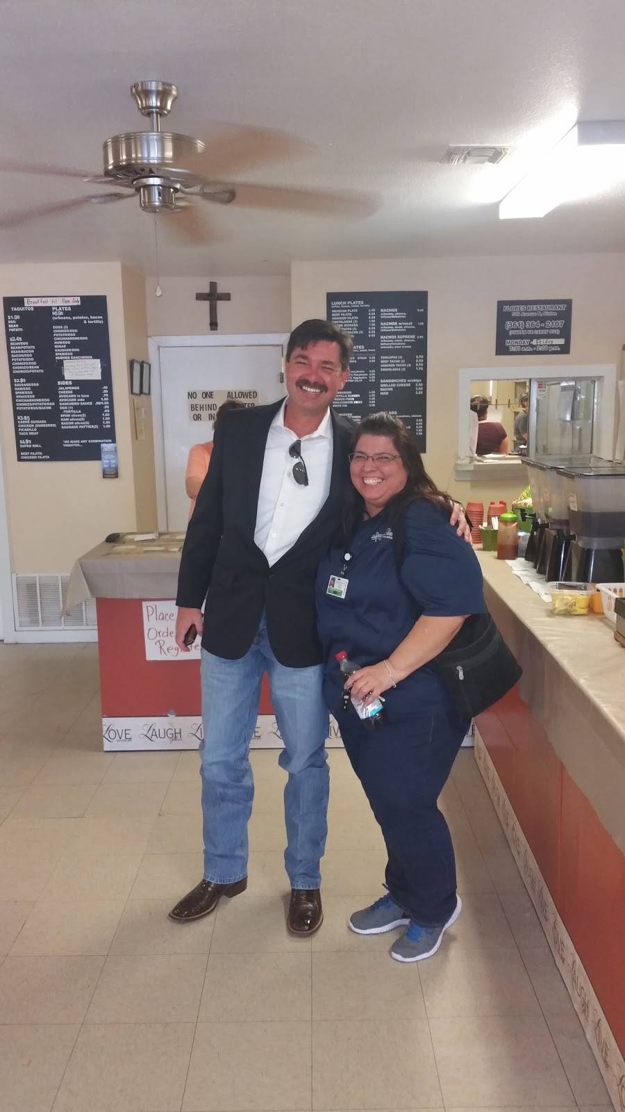 Flores Restaurant | restaurant | 517 B Ave, Sinton, TX 78387, USA | 3613642107 OR +1 361-364-2107