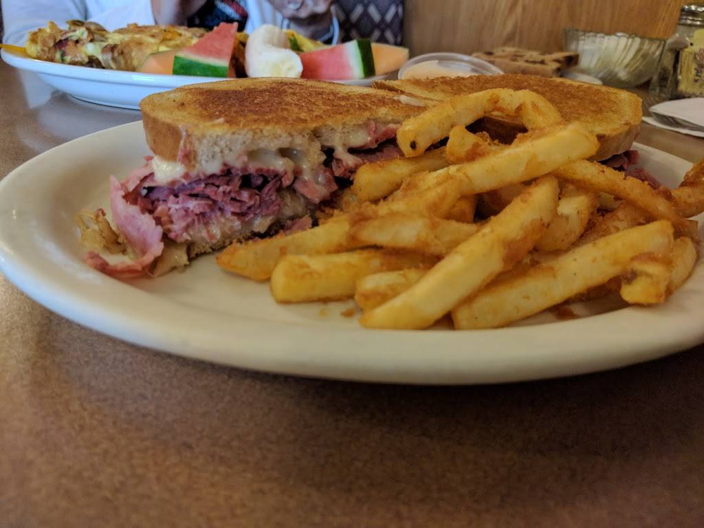 Bread Basket Restaurant | restaurant | 131 Park Ave, Barrington, IL 60010, USA | 8473823099 OR +1 847-382-3099