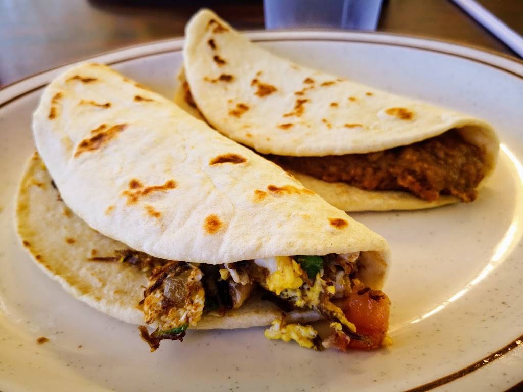 La Barca De Jalisco | restaurant | 606 Steves Ave, San Antonio, TX 78210, USA | 2105343111 OR +1 210-534-3111