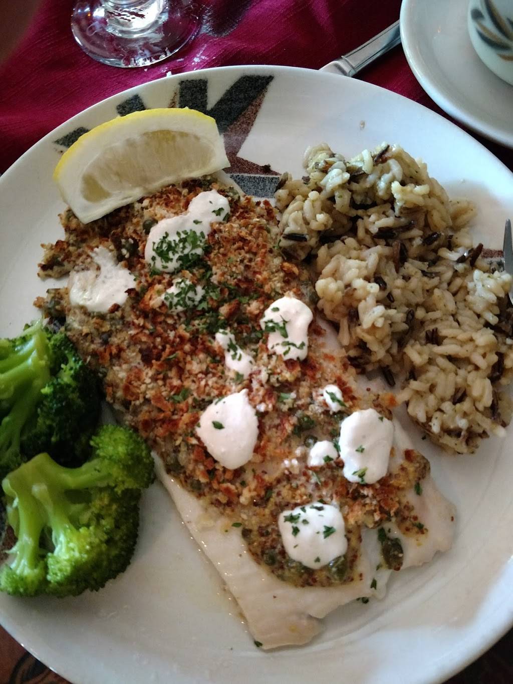 Hack-Ma-Tack Inn | restaurant | 8131 Beebe Rd, Cheboygan, MI 49721, USA | 2316252919 OR +1 231-625-2919