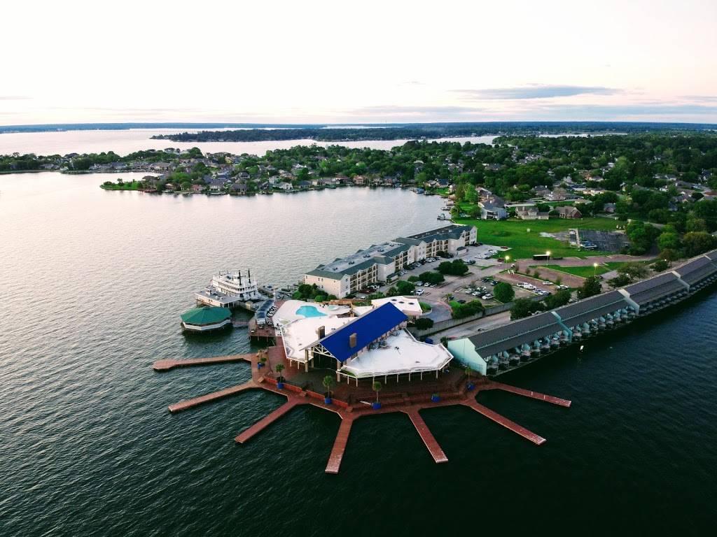 Wave on Lake Conroe | restaurant | 7041 Kingston Cove Ln, Willis, TX 77318, USA | 9366667297 OR +1 936-666-7297