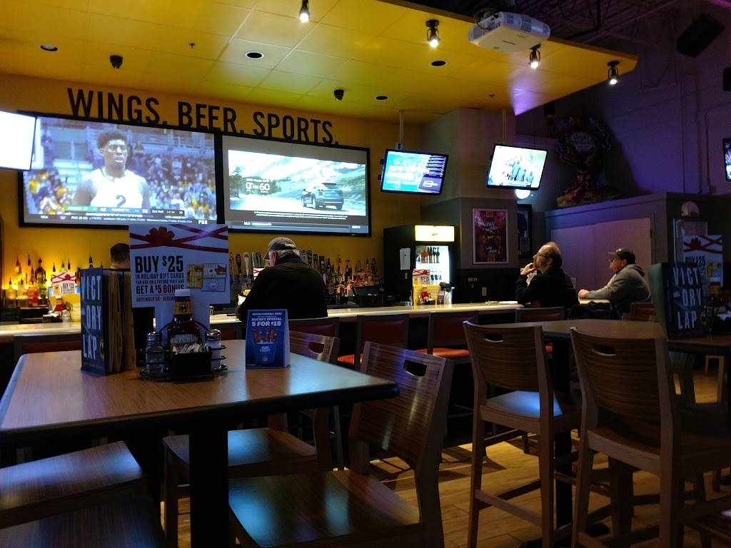 Buffalo Wild Wings | restaurant | 2950 S 108th St, West Allis, WI 53227, USA | 4144311100 OR +1 414-431-1100
