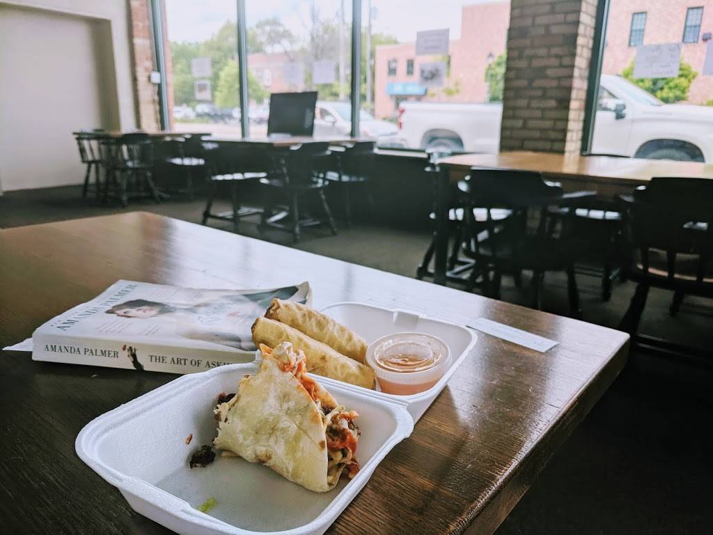 Egg Roll Plus Food Truck | restaurant | 3823 Webster Avenue, Allouez, WI 54301, USA | 9203718467 OR +1 920-371-8467