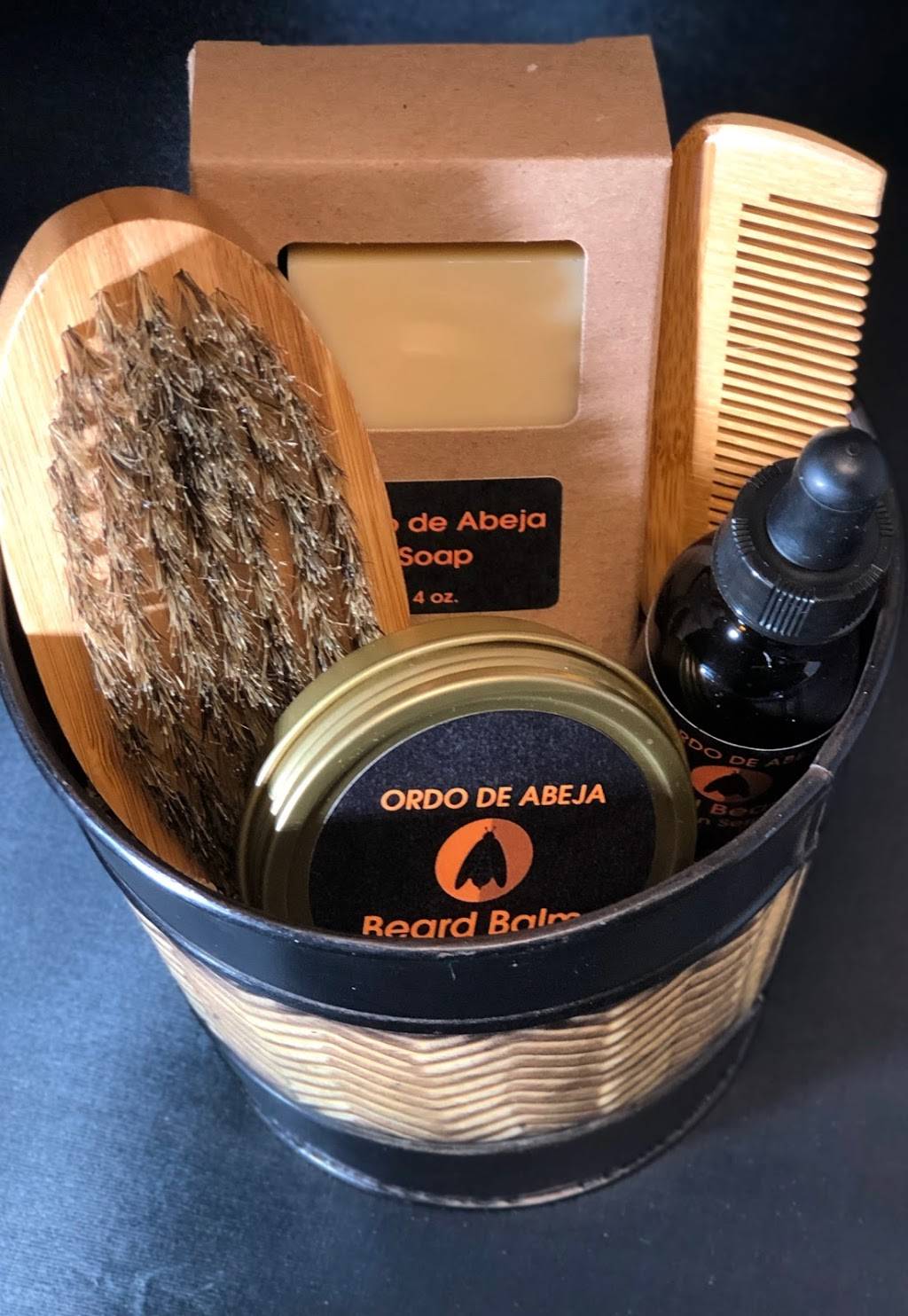 Lindas Bee Farm | restaurant | 3323 Parkman Rd NW, Warren, OH 44481, USA | 3303147856 OR +1 330-314-7856