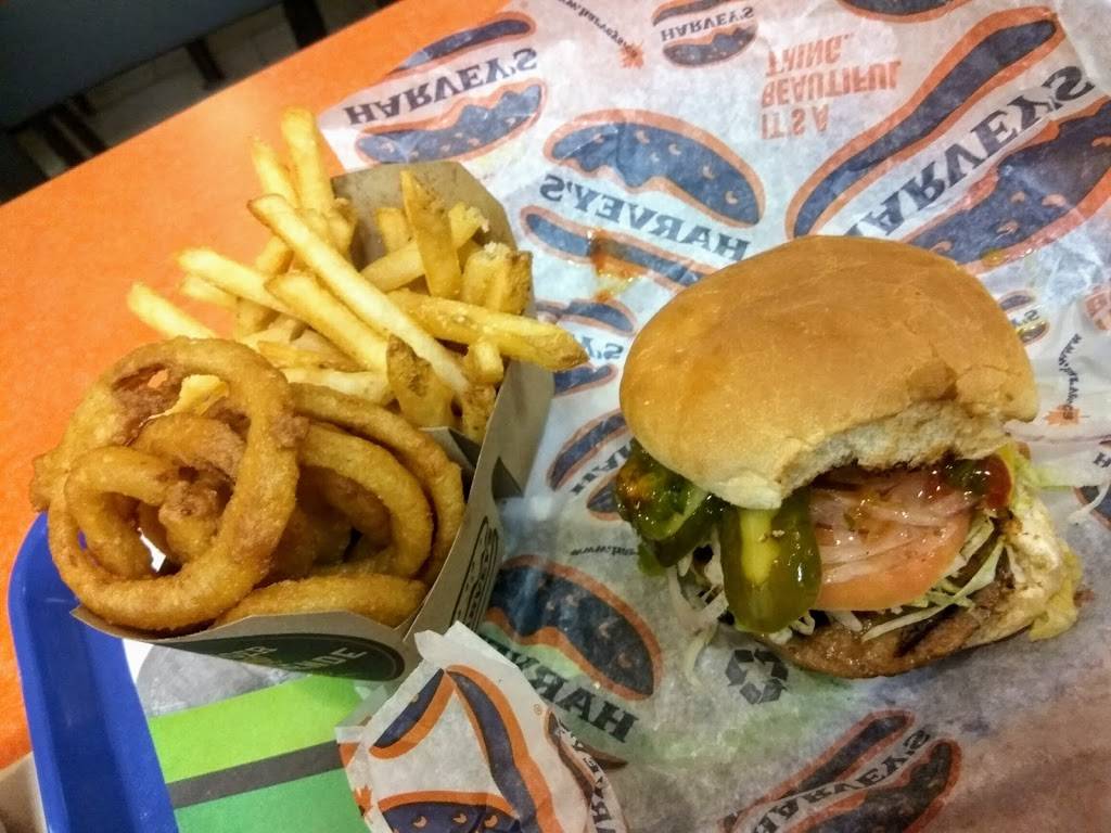 Harveys | restaurant | 222-1 Hunt Club Rd, Ottawa, ON K1V 1C1, Canada | 6137315858 OR +1 613-731-5858