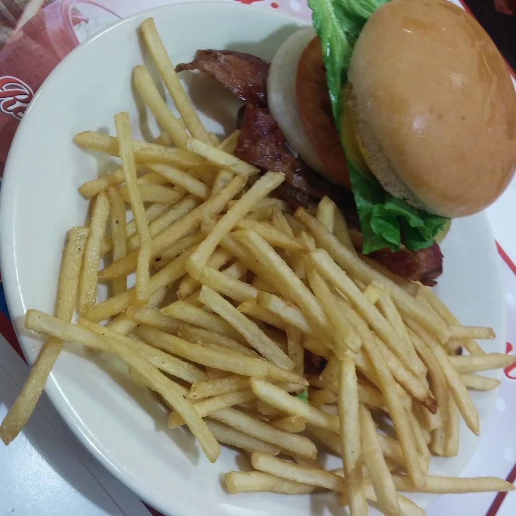 Steak n Shake | restaurant | 6208 Cambridge Way, Plainfield, IN 46168, USA | 3178380280 OR +1 317-838-0280