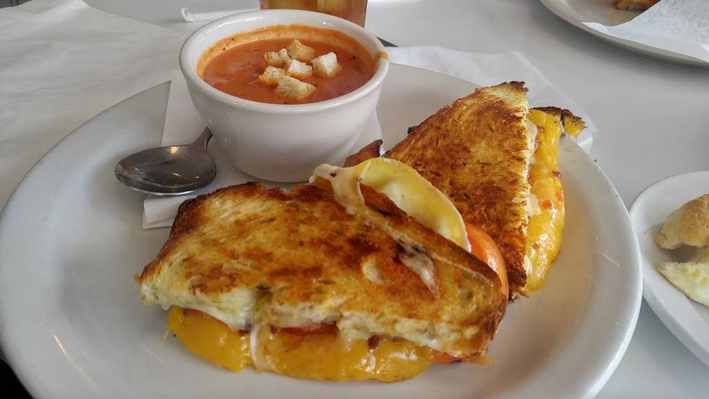 Luckys Café | restaurant | 3531 Oak Lawn Ave, Dallas, TX 75219, USA | 2145223500 OR +1 214-522-3500