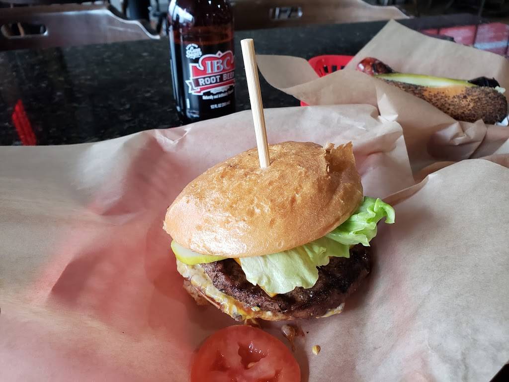 Juicy Burgers & Dogs | restaurant | 6878 S Yosemite St, Centennial, CO 80112, USA | 3037413647 OR +1 303-741-3647