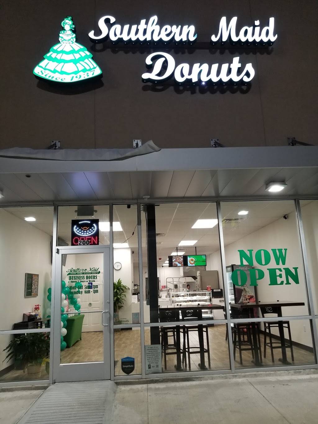Southern Maid Donuts | restaurant | 21117 North Fwy # 200, Spring, TX 77388, USA | 8322996094 OR +1 832-299-6094