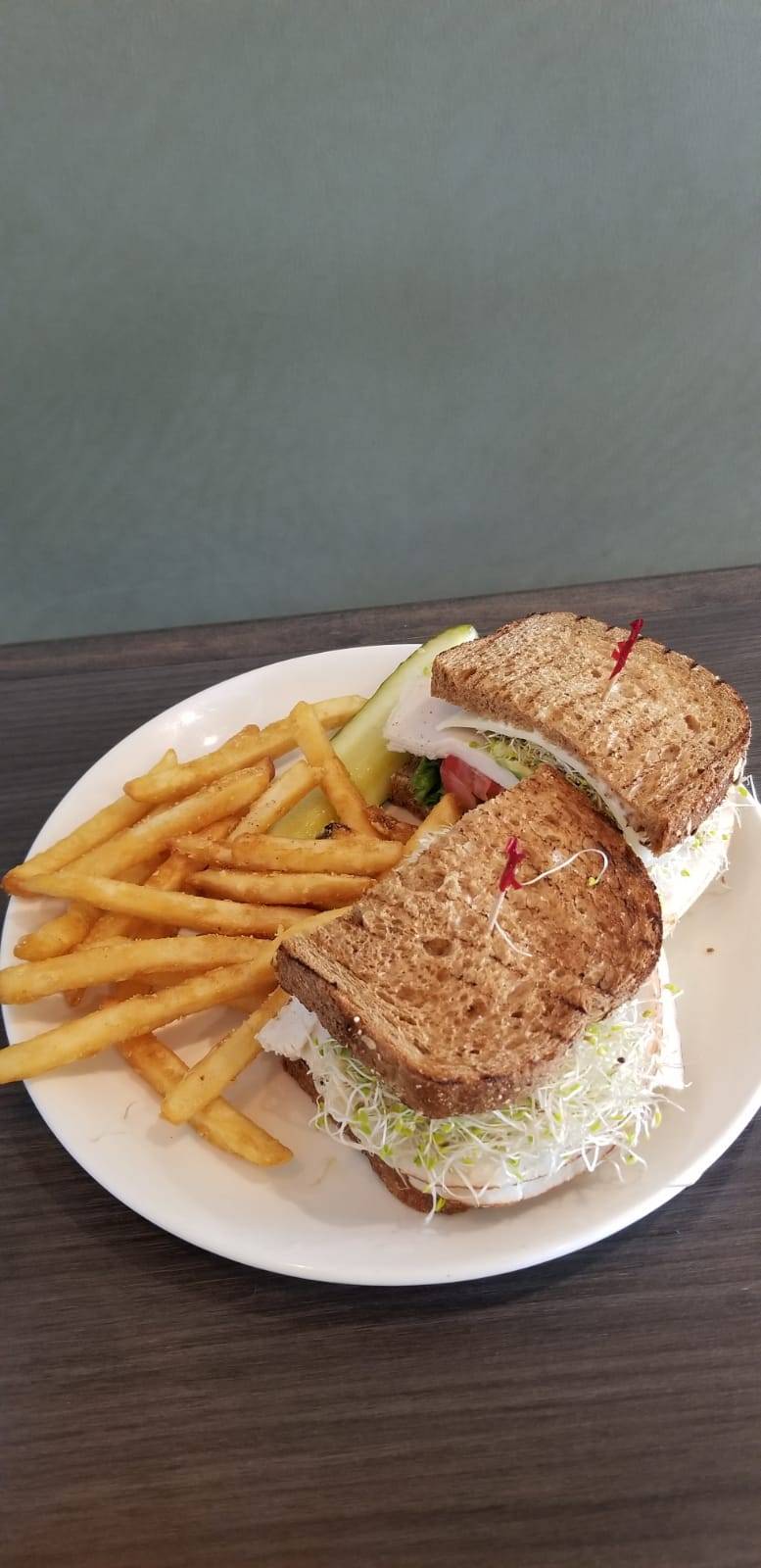 The Broken Yolk Cafe | restaurant | 2462 Del Mar Heights Rd, Del Mar, CA 92014, USA | 8585099655 OR +1 858-509-9655