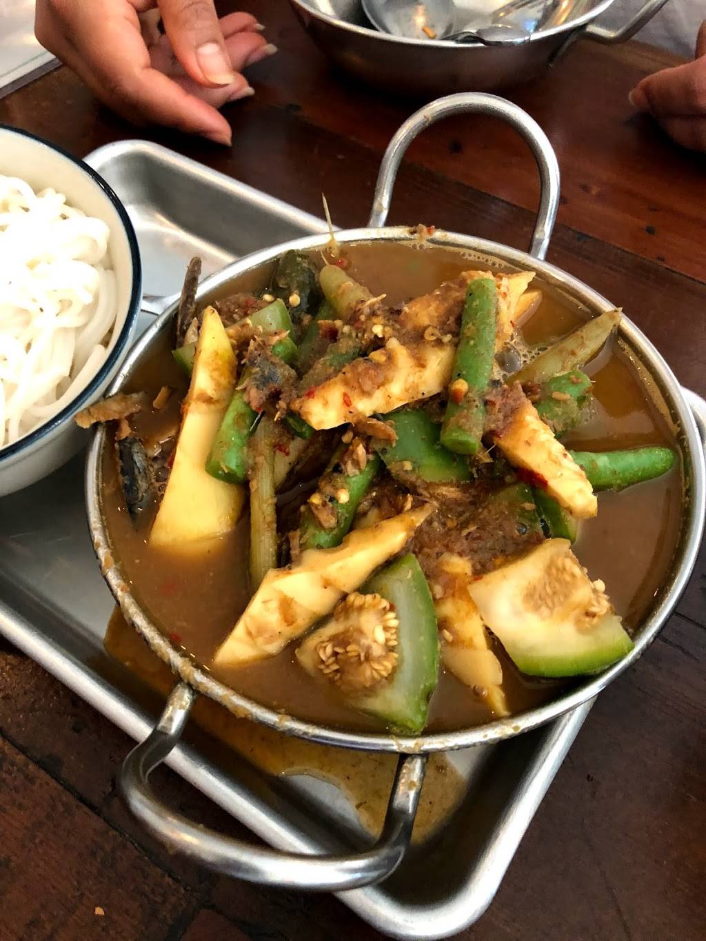 Larb Thai Food & Tapas | restaurant | 10166 San Pablo Ave, El Cerrito, CA 94530, USA | 5105248988 OR +1 510-524-8988