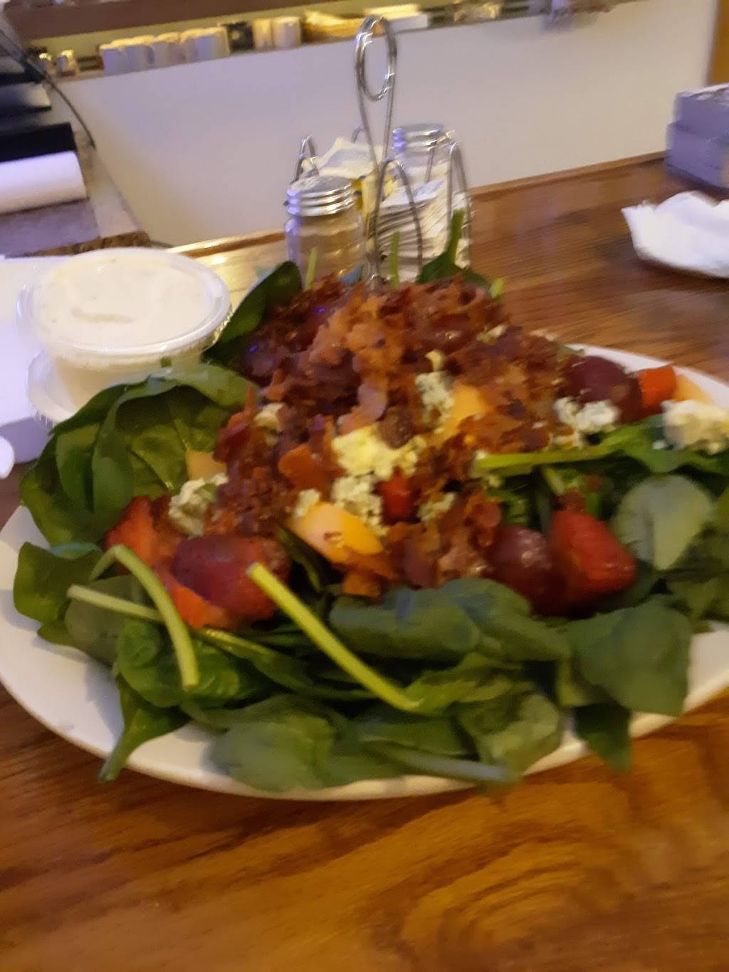 Wild Wings Restaurant & Lounge | restaurant | 9055 W, OH-2, Oak Harbor, OH 43449, USA | 4198982328 OR +1 419-898-2328