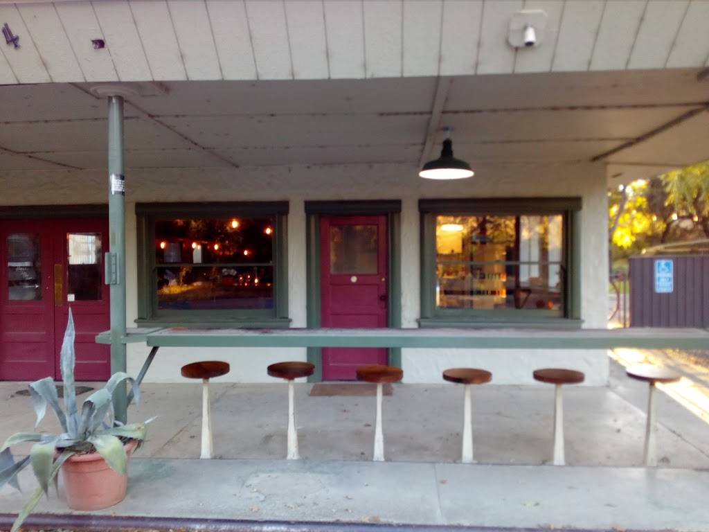 The Commons Farm Kitchen & Bar | restaurant | 7624 CA-16, Guinda, CA 95637, USA | 5307960758 OR +1 530-796-0758