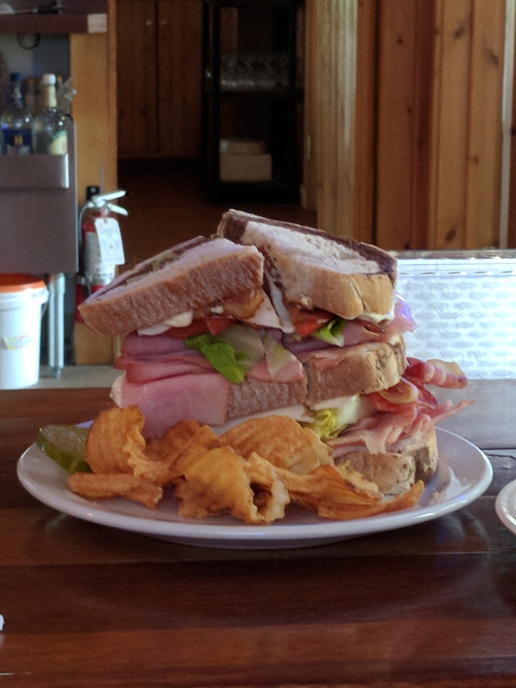 Canaan Country Club and The Belted Cow | restaurant | 74 High St, Canaan, CT 06018, USA | 8608247683 OR +1 860-824-7683