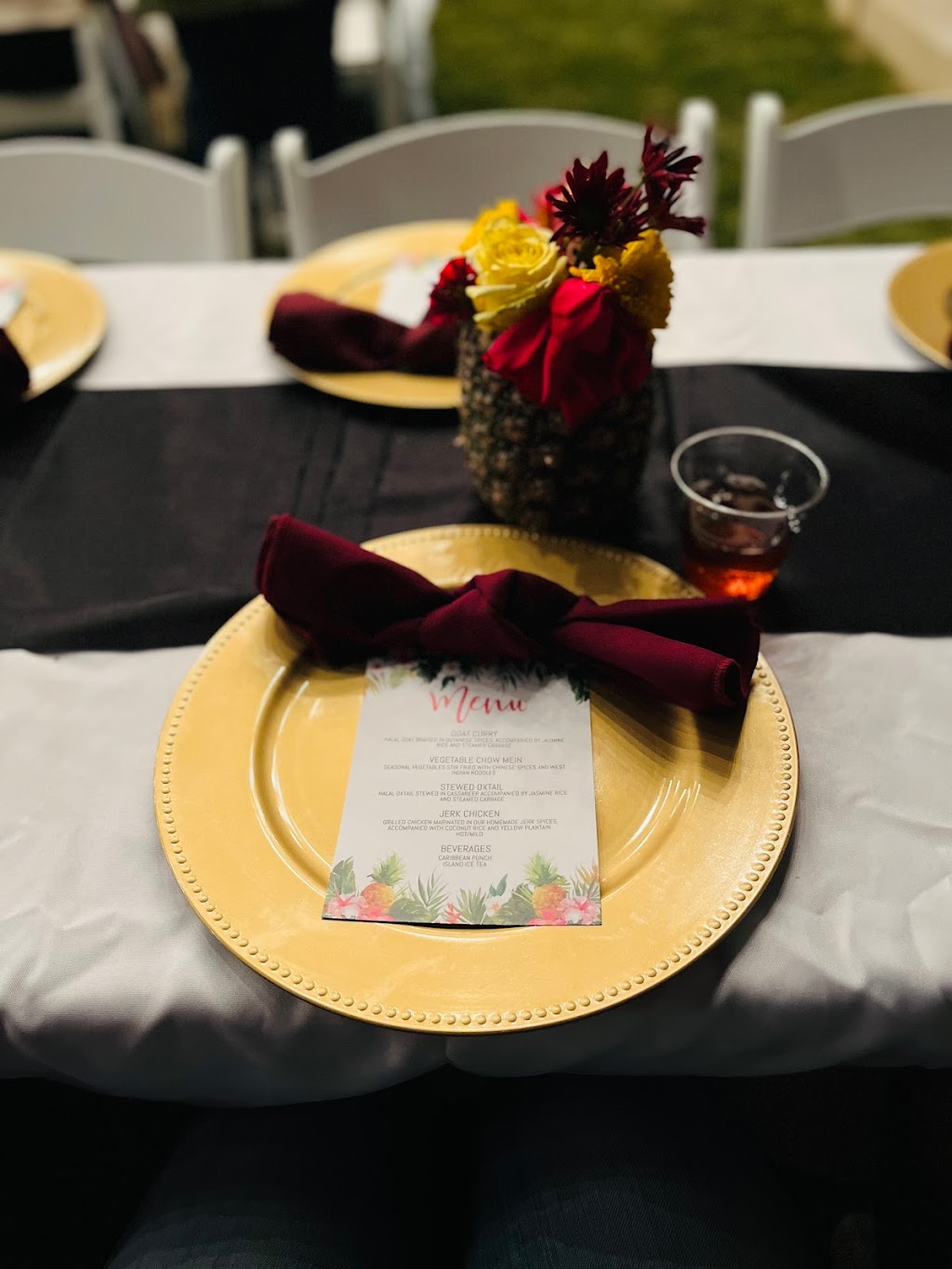 Ravis Caribbean Kitchen | restaurant | 524 Crane Crest Dr, Jarrell, TX 76537, USA | 8329150495 OR +1 832-915-0495