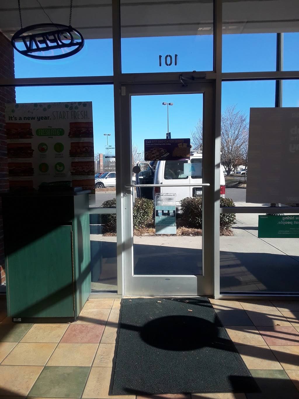 Subway | restaurant | 572-101 John Ross Pkwy, Rock Hill, SC 29730, USA | 8033251166 OR +1 803-325-1166