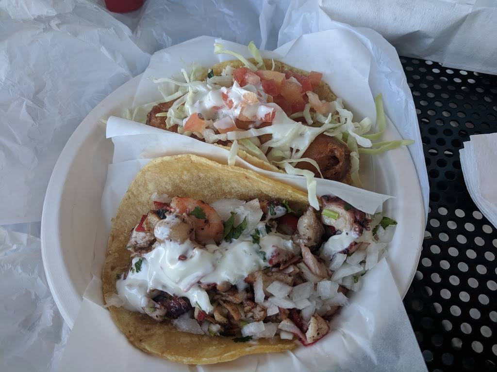 TJ Oyster Bar | restaurant | 4246 Bonita Rd, Bonita, CA 91902, USA | 6192674577 OR +1 619-267-4577