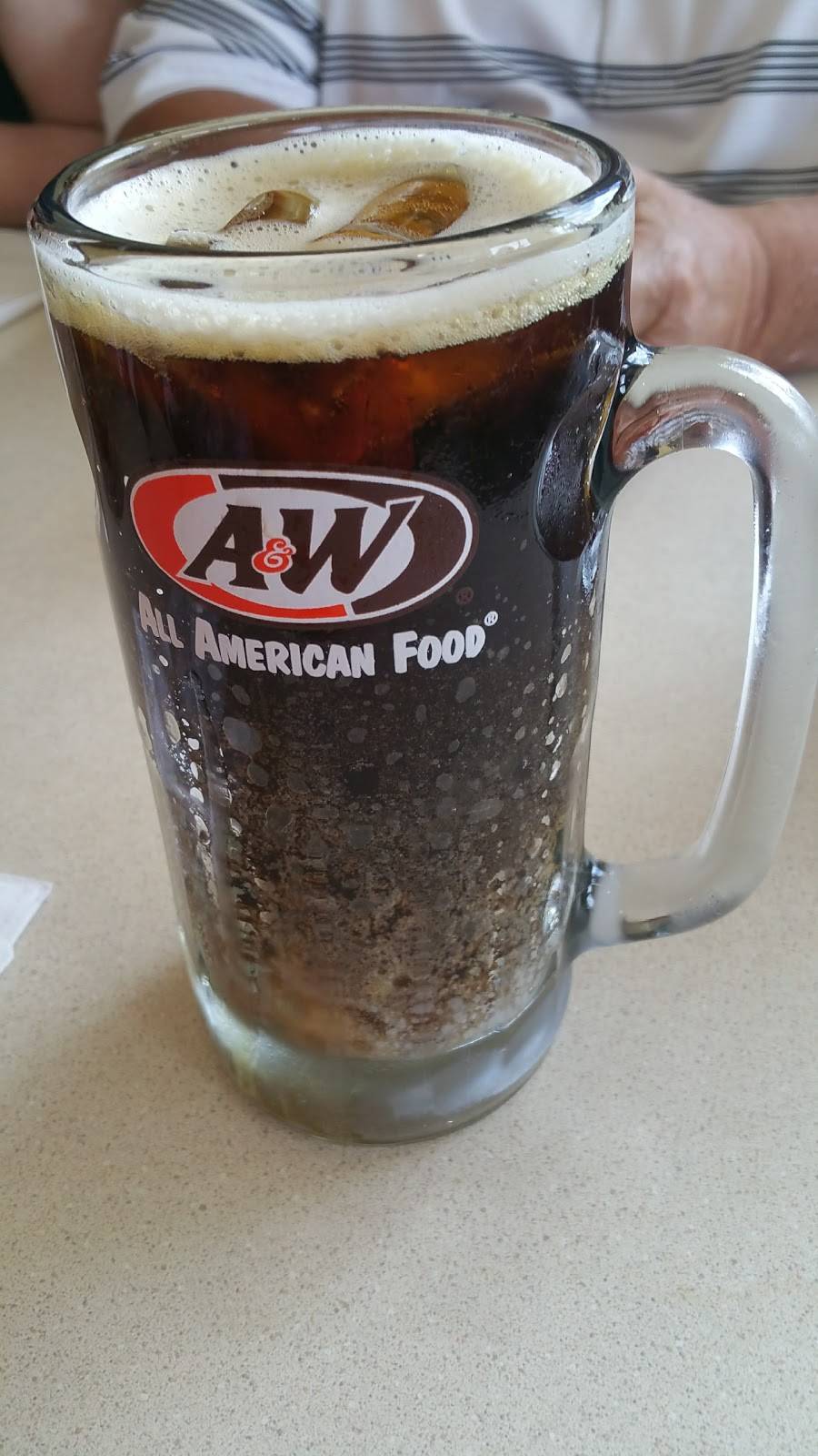 A&W Restaurant | restaurant | 5133 S 108th St, Hales Corners, WI 53130, USA | 4144251010 OR +1 414-425-1010