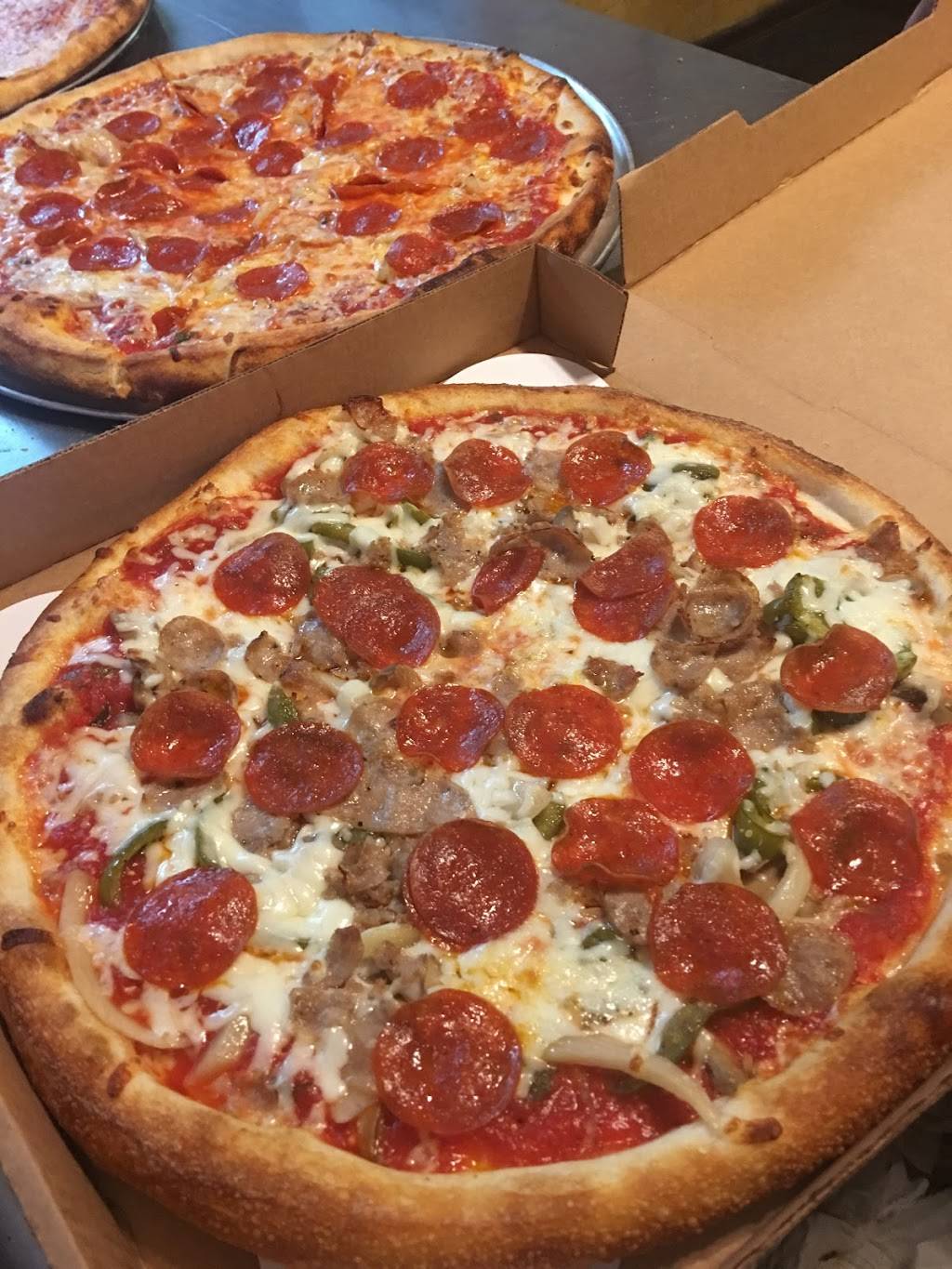 Ninos Lakewood Park | restaurant | 5018 Turnpike Feeder Rd, Fort Pierce, FL 34951, USA | 7724667644 OR +1 772-466-7644