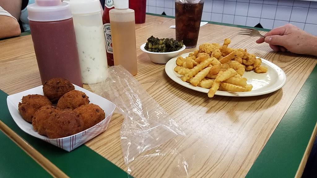 Marlows BAR-B-Q & Seafood | restaurant | 2030 Statesville Blvd, Salisbury, NC 28147, USA | 7046420466 OR +1 704-642-0466