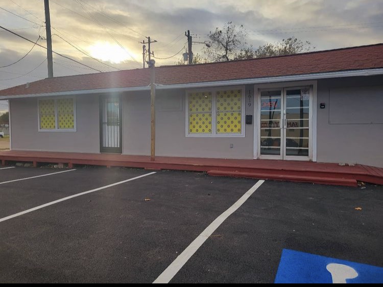 Wela’s Kitchen | restaurant | 1619 Lee Dr, Baytown, TX 77520, USA | 8322625949 OR +1 832-262-5949