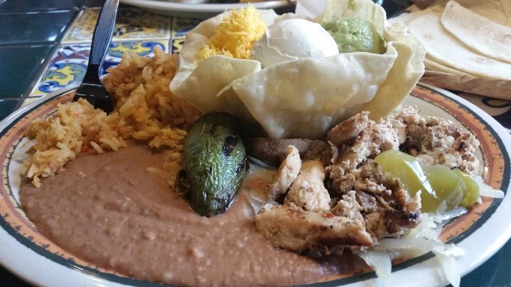 Rosas Café & Tortilla Factory | restaurant | 6050 Hawrylak, Lake Worth, TX 76135, USA | 8172374009 OR +1 817-237-4009