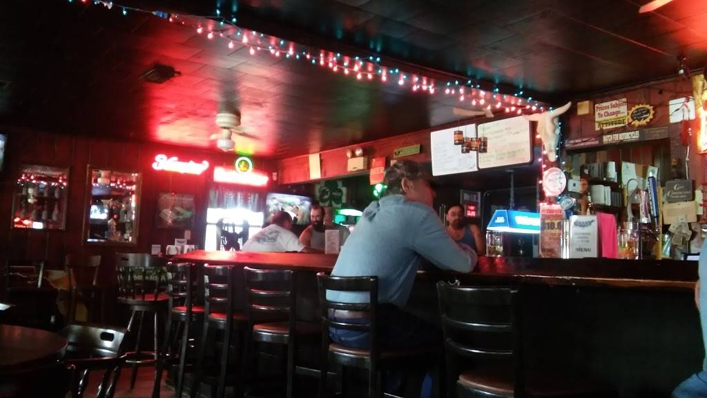 Danas Crossroads bar and grille | restaurant | 25 W Dr Martin Luther King Jr Blvd, Brooksville, FL 34601, USA | 3527972709 OR +1 352-797-2709