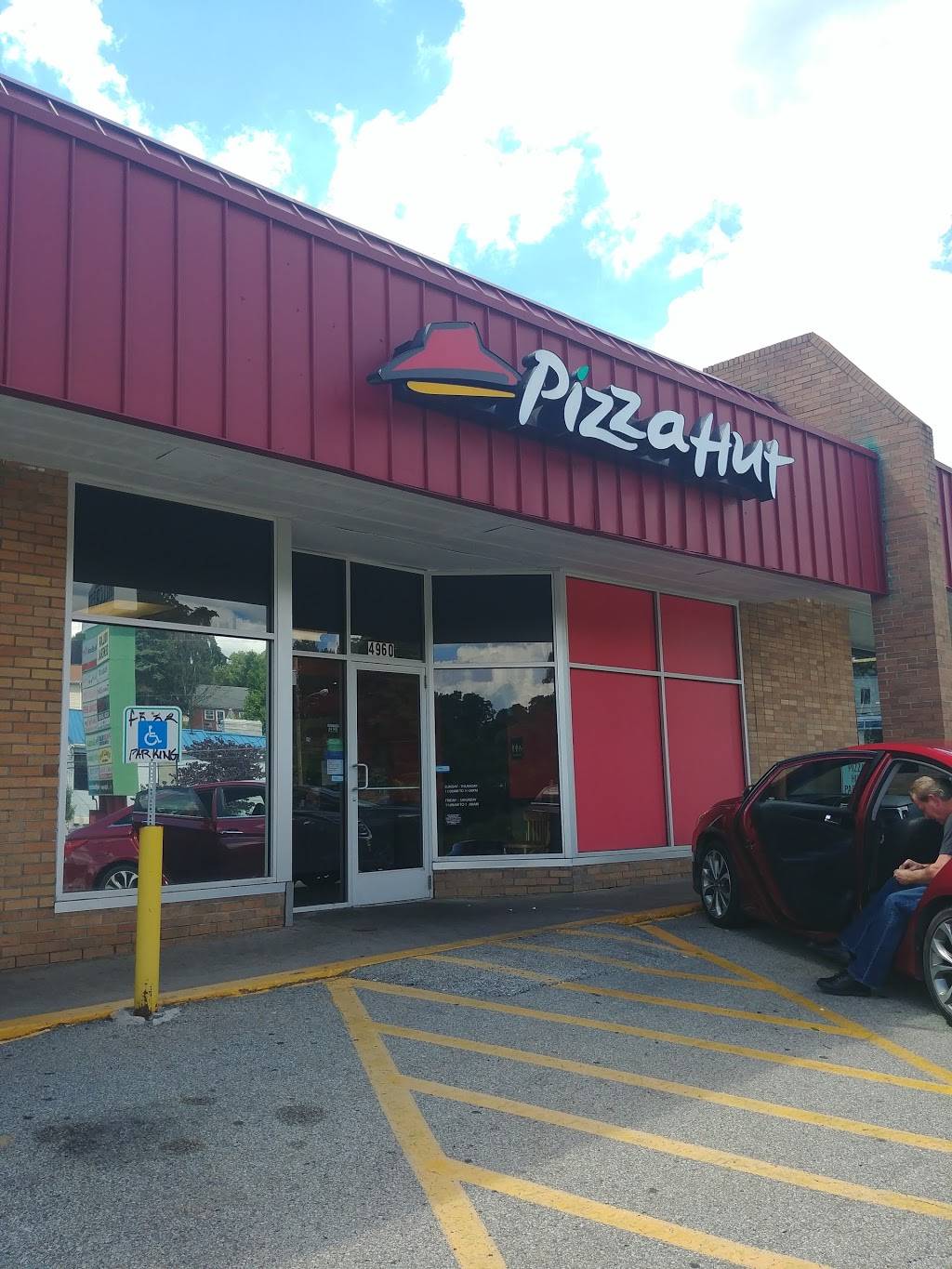 Pizza Hut | meal takeaway | 4960 Library Rd, Bethel Park, PA 15102, USA | 4128542500 OR +1 412-854-2500