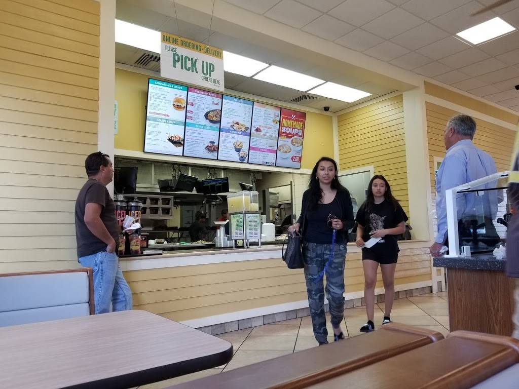 Pollo Tropical | restaurant | 8299 Pines Blvd, Pembroke Pines, FL 33024, USA | 9544379153 OR +1 954-437-9153