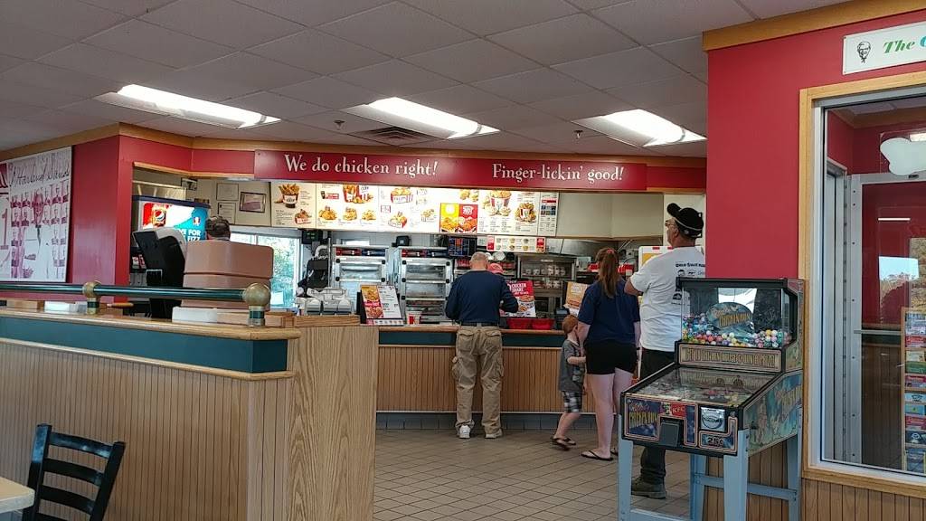 KFC | restaurant | 35 Tilton Rd, Tilton, NH 03276, USA | 6032863331 OR +1 603-286-3331