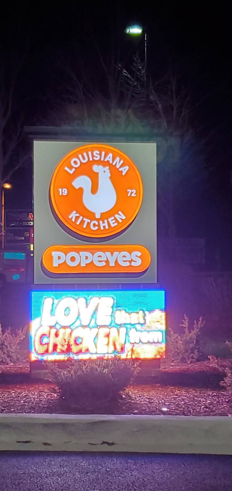 Popeyes Louisiana Kitchen | restaurant | N Bridge St &, E Countryside Pkwy, Yorkville, IL 60560, USA | 6308820525 OR +1 630-882-0525