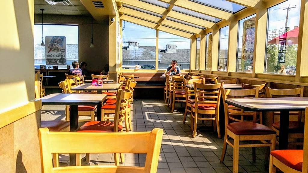 Dairy Queen | restaurant | 661 Minot Ave, Auburn, ME 04210, USA | 2077777768 OR +1 207-777-7768