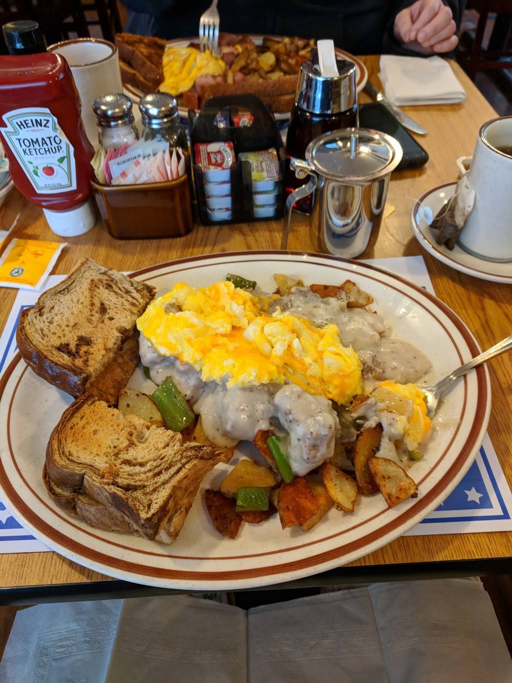 Davids Diner | restaurant | 2800 Freeport Rd, Springdale, PA 15144, USA | 4124638482 OR +1 412-463-8482