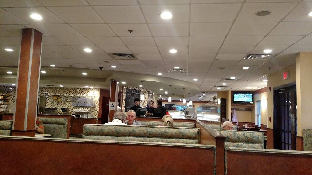 Riverdale Diner | restaurant | 521 River Rd, Shelton, CT 06484, USA | 2039244084 OR +1 203-924-4084