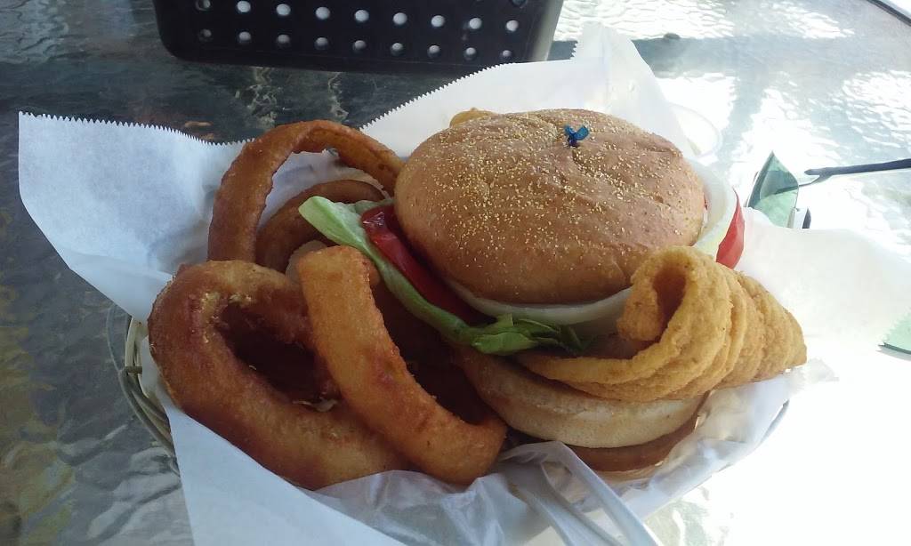 Pelican Bend | restaurant | 219 Capri Blvd, Naples, FL 34113, USA | 2393943452 OR +1 239-394-3452