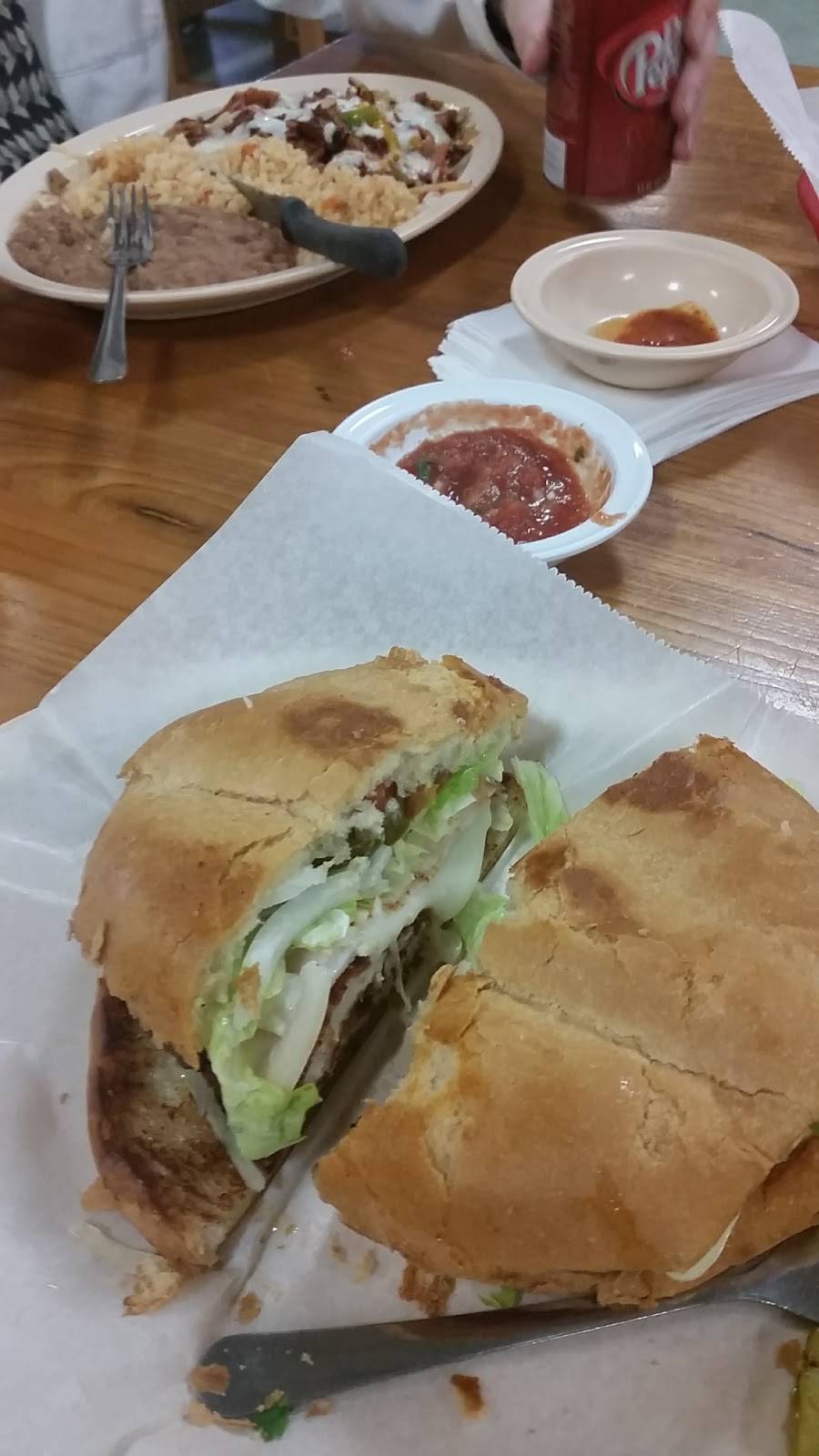 El Mercadito de Memphis | restaurant | 3766 Ridgeway Rd, Memphis, TN 38115, USA | 9016008000 OR +1 901-600-8000