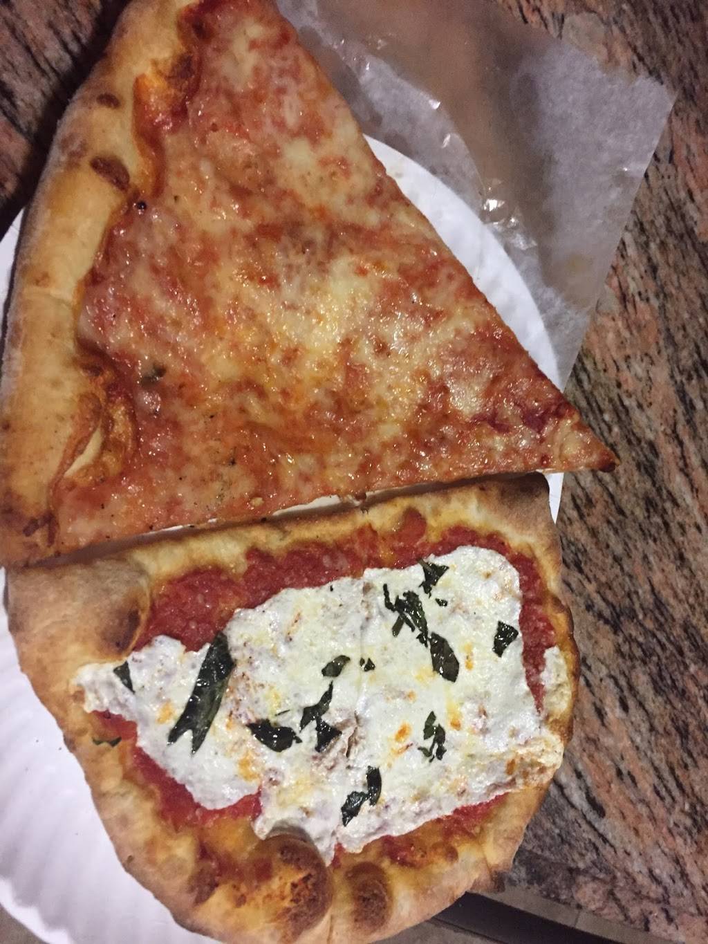 Il Porto | restaurant | 37 Washington Ave, Brooklyn, NY 11205, USA | 7186240954 OR +1 718-624-0954