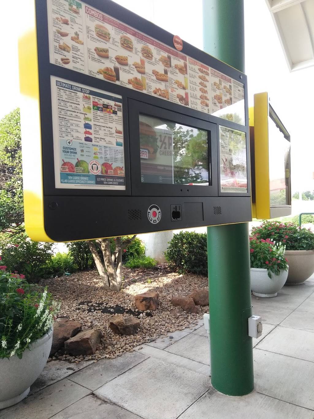 Sonic Drive-In | restaurant | 1300 E Lindsey St, Norman, OK 73071, USA | 4053604244 OR +1 405-360-4244