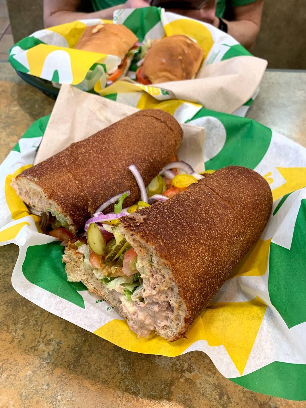 Subway Restaurants | restaurant | 4048-A Grange Hall Rd, Holly, MI 48442, USA | 2486348001 OR +1 248-634-8001