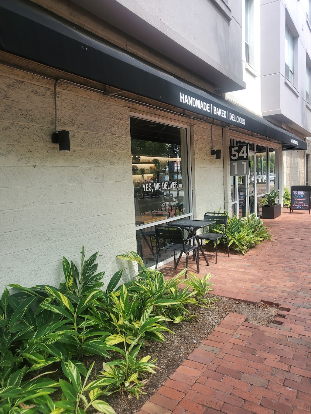 5411 Empanadas | restaurant | 309 Gray St, Houston, TX 77002, USA | 2817270037 OR +1 281-727-0037