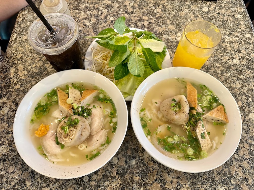 Hoàng Ty Restaurant | restaurant | 11201 Bellaire Blvd Suite A03, Houston, TX 77072, USA | 3464092964 OR +1 346-409-2964