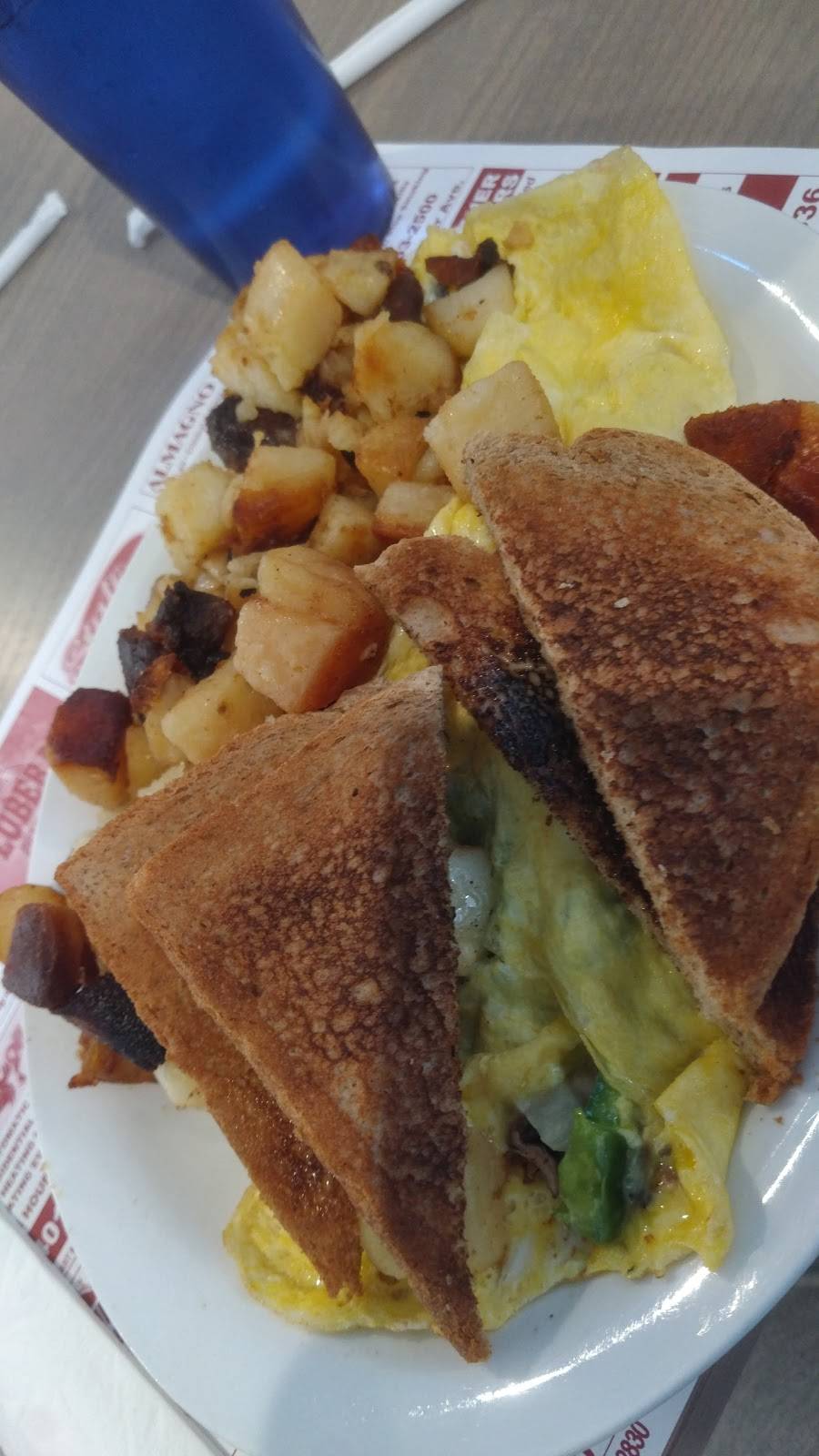 Kennys Place | restaurant | 1045 Reservoir Ave, Cranston, RI 02910, USA | 4014644454 OR +1 401-464-4454