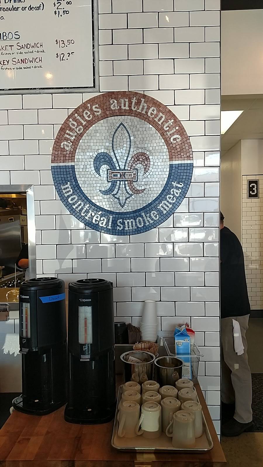 Augies Montreal Deli and Tap Room | restaurant | 875 Potter St, Berkeley, CA 94710, USA | 5109840283 OR +1 510-984-0283