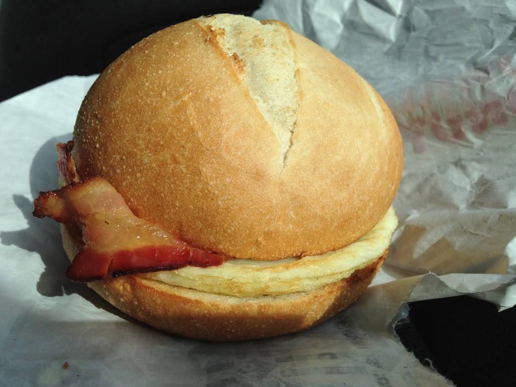 Dunkin | bakery | 9490 90th Ave, Vero Beach, FL 32967, USA | 7725896813 OR +1 772-589-6813