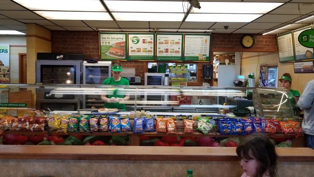 Subway | meal takeaway | 504 N Water St, Silverton, OR 97381, USA | 5038734966 OR +1 503-873-4966
