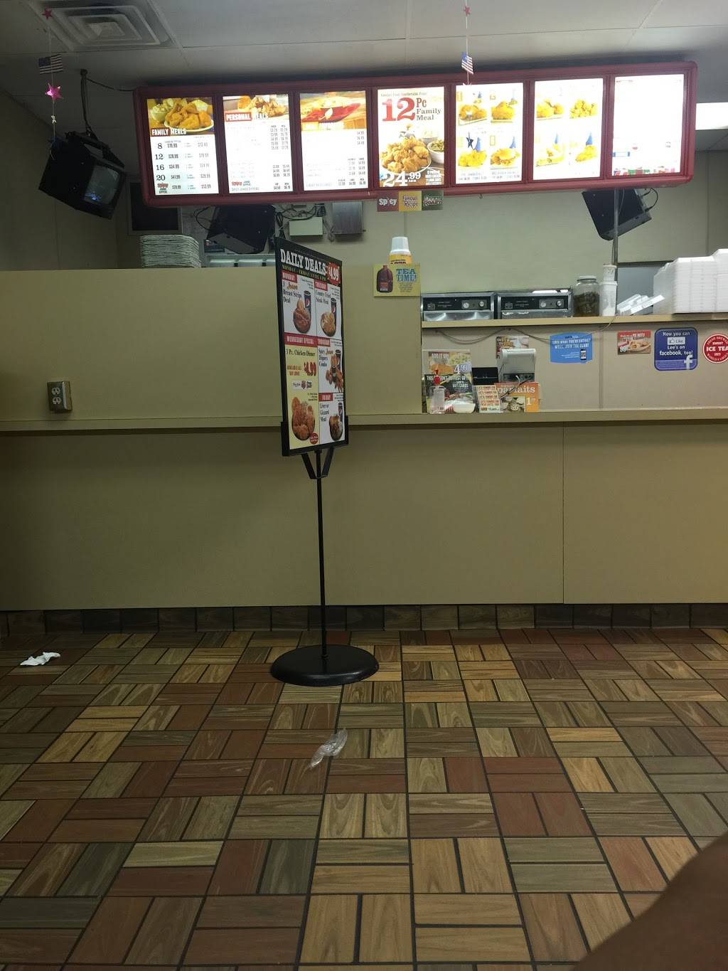 Lees Famous Recipe Chicken | restaurant | 1031 E 2nd St, Franklin, OH 45005, USA | 9377466331 OR +1 937-746-6331