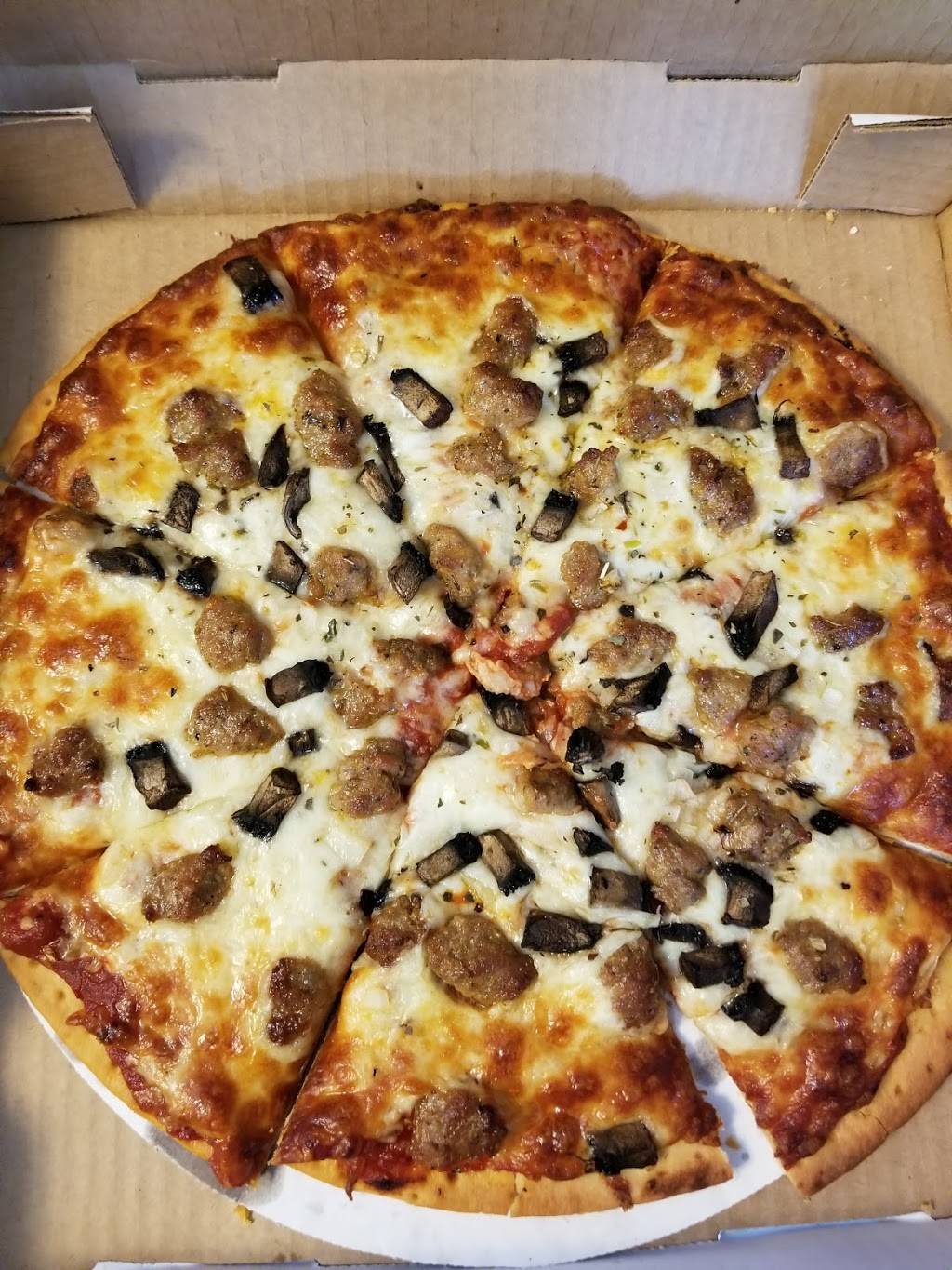 CJs Bar & Grill | restaurant | 538 S Main St, Fall River, WI 53932, USA | 9204843888 OR +1 920-484-3888